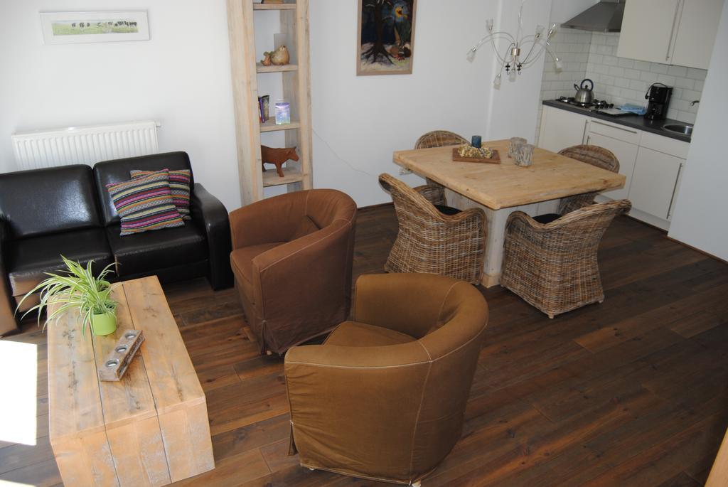 Appartementen Verhuur De Trijehoek Stiens Kültér fotó
